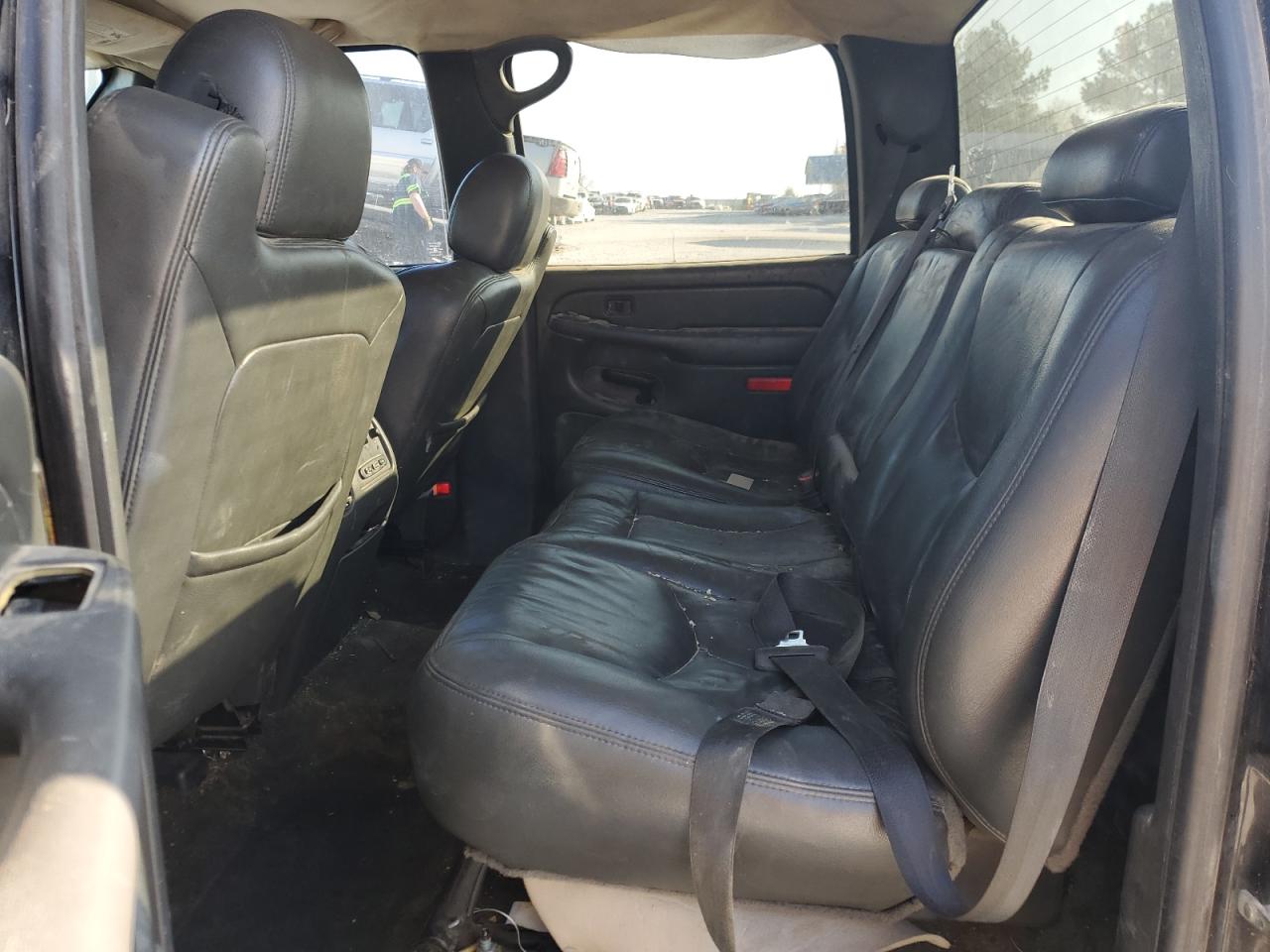 2004 GMC Sierra - Image 11