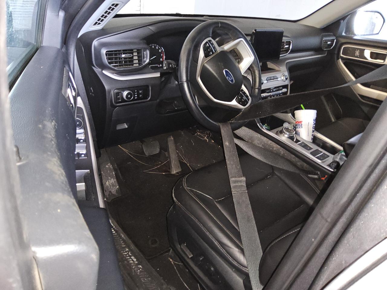 2023 Ford Explorer - Image 8