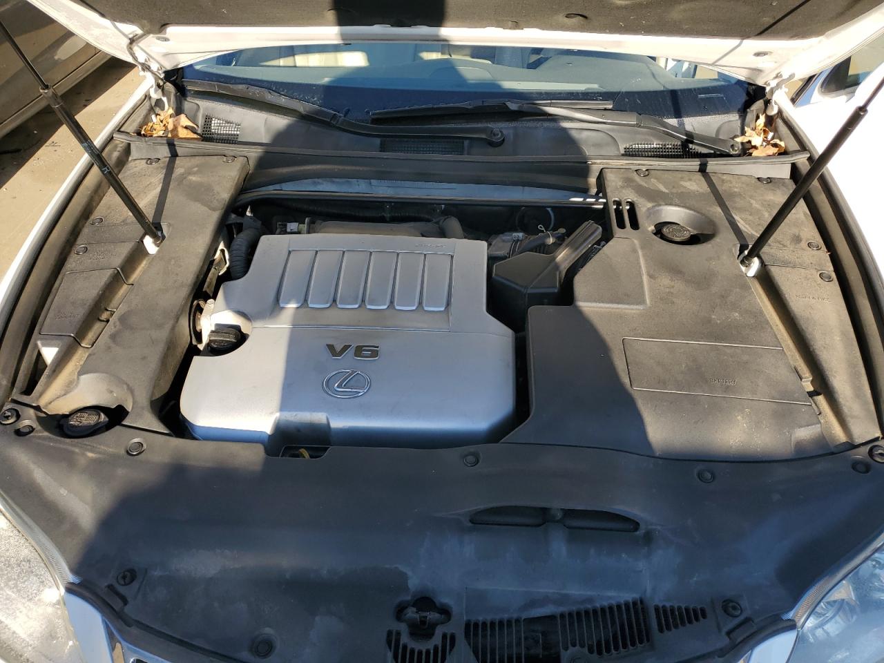 2011 Lexus ES - Image 11