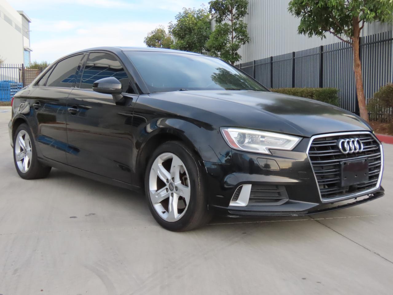 VIN WAUAUGFF6H1044889 2017 AUDI A3 no.1