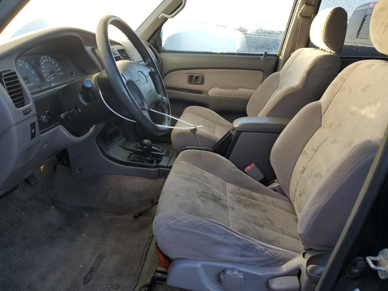 2001 Toyota 4Runner - Image 7