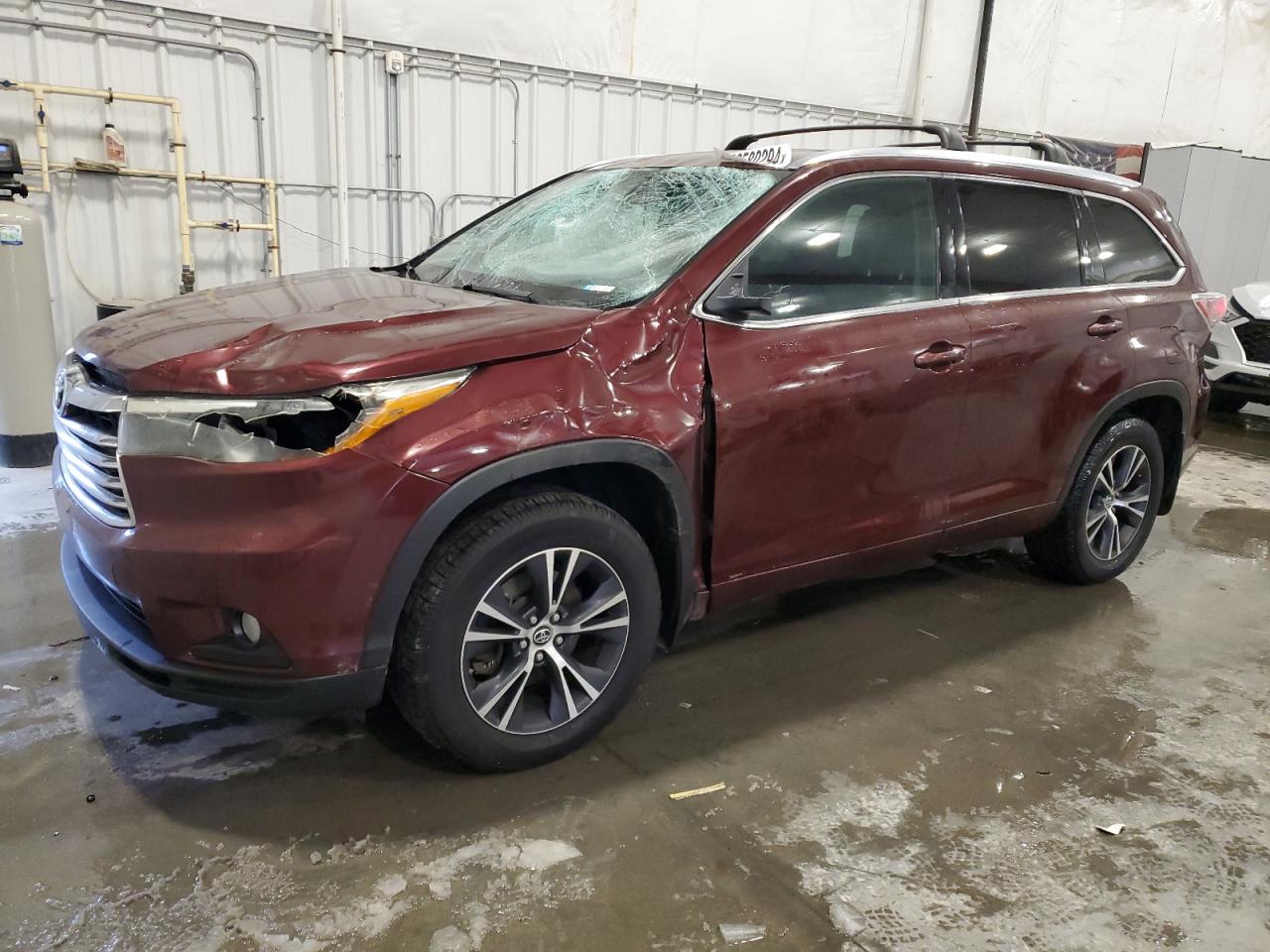 VIN 5TDJKRFHXGS226733 2016 TOYOTA HIGHLANDER no.1