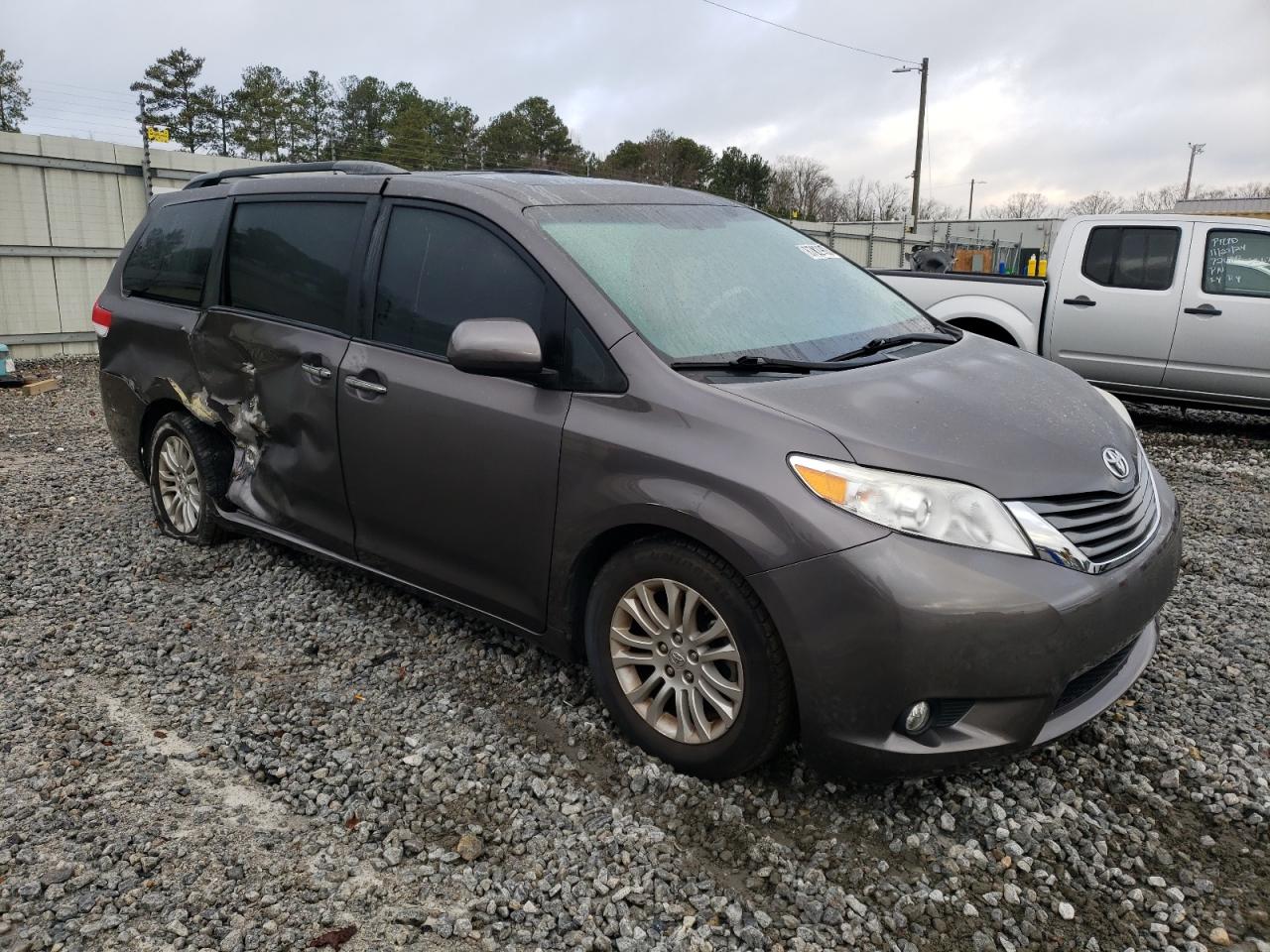 2012 Toyota Sienna - Image 4