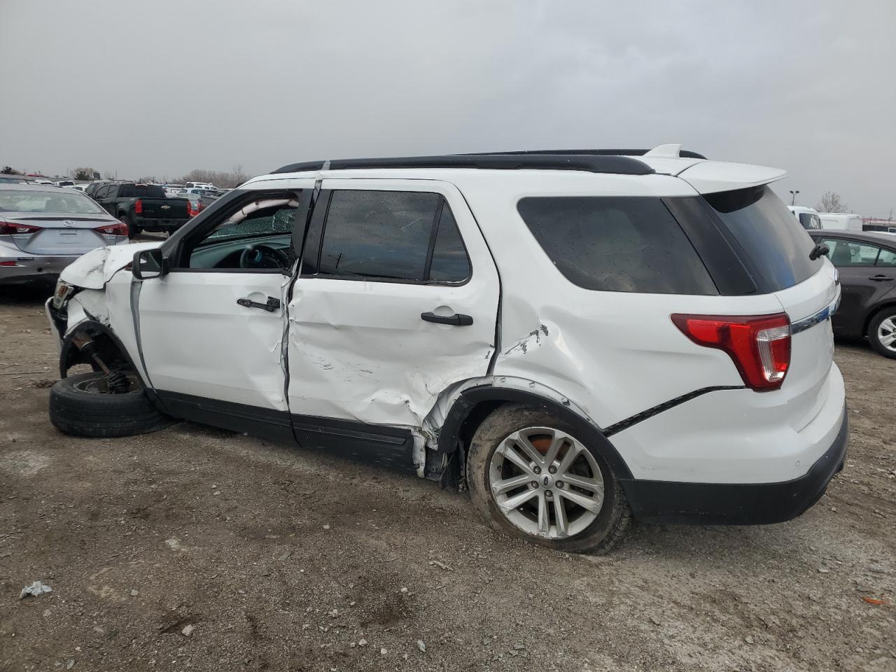 2016 Ford Explorer - Image 2