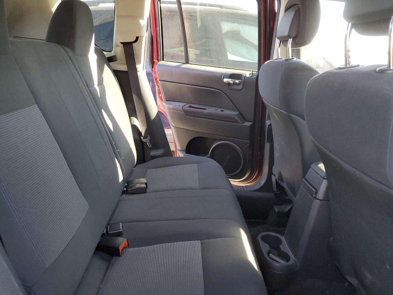 2012 Jeep Compass - Image 11