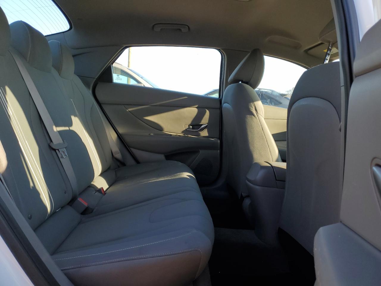2021 Hyundai Elantra - Image 10