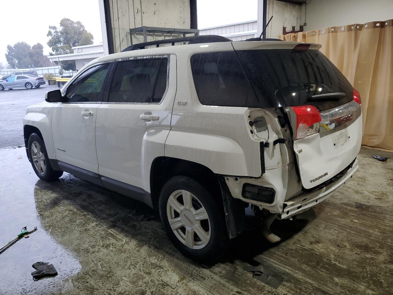 2015 GMC Terrain - Image 2
