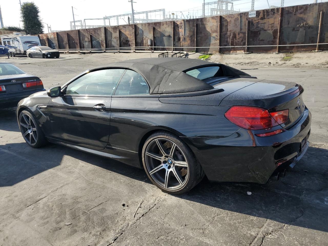 VIN WBSLZ9C55FD651228 2015 BMW M6 no.2