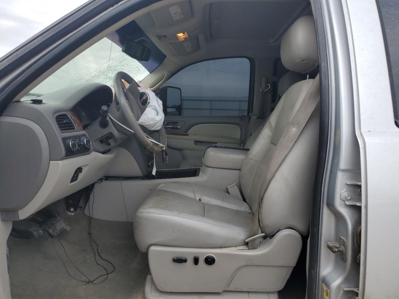 2012 GMC Sierra - Image 7