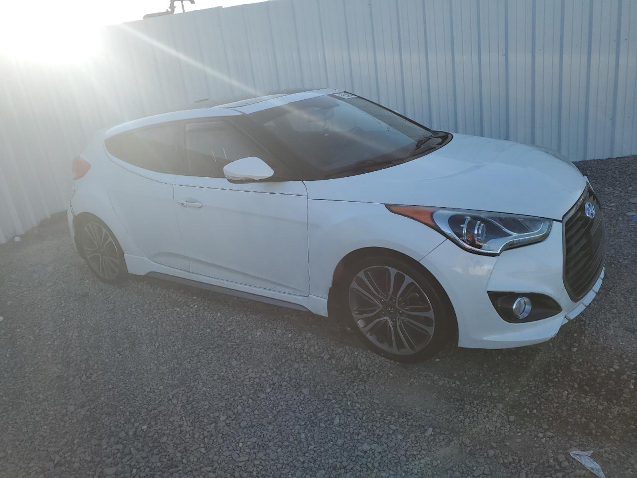 VIN KMHTC6AEXGU299139 2016 HYUNDAI VELOSTER no.4