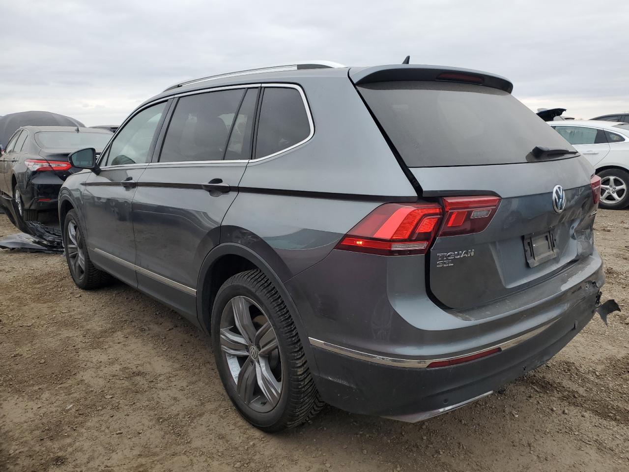 2020 Volkswagen Tiguan - Image 2