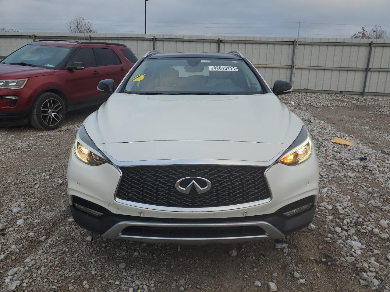 VIN SJKCH5CRXHA035581 2017 INFINITI QX30 no.5