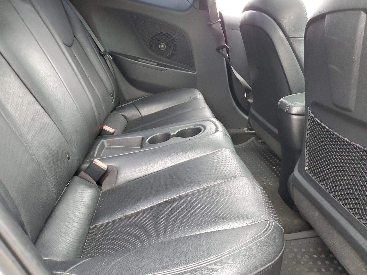 2016 Hyundai Veloster - Image 10