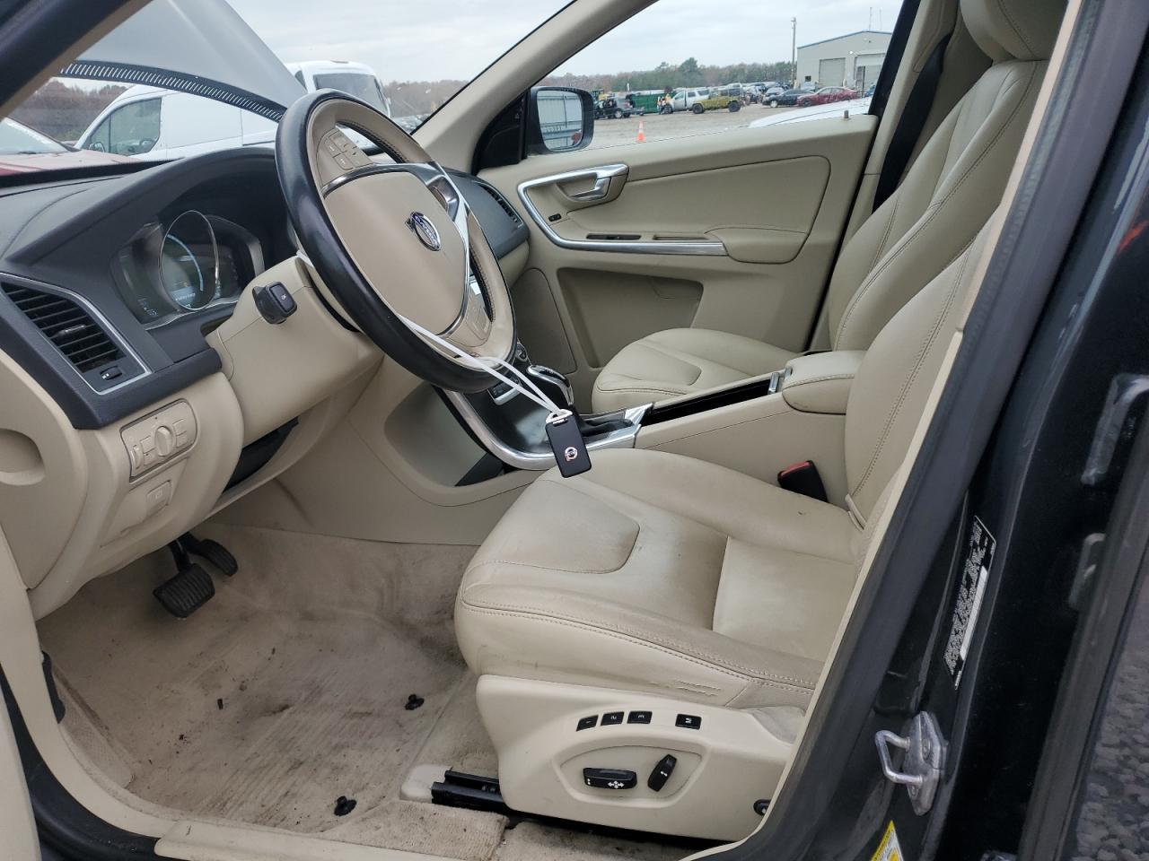 2016 Volvo Xc60 T5 Premier VIN: YV4612RK9G2808849 Lot: 84232814