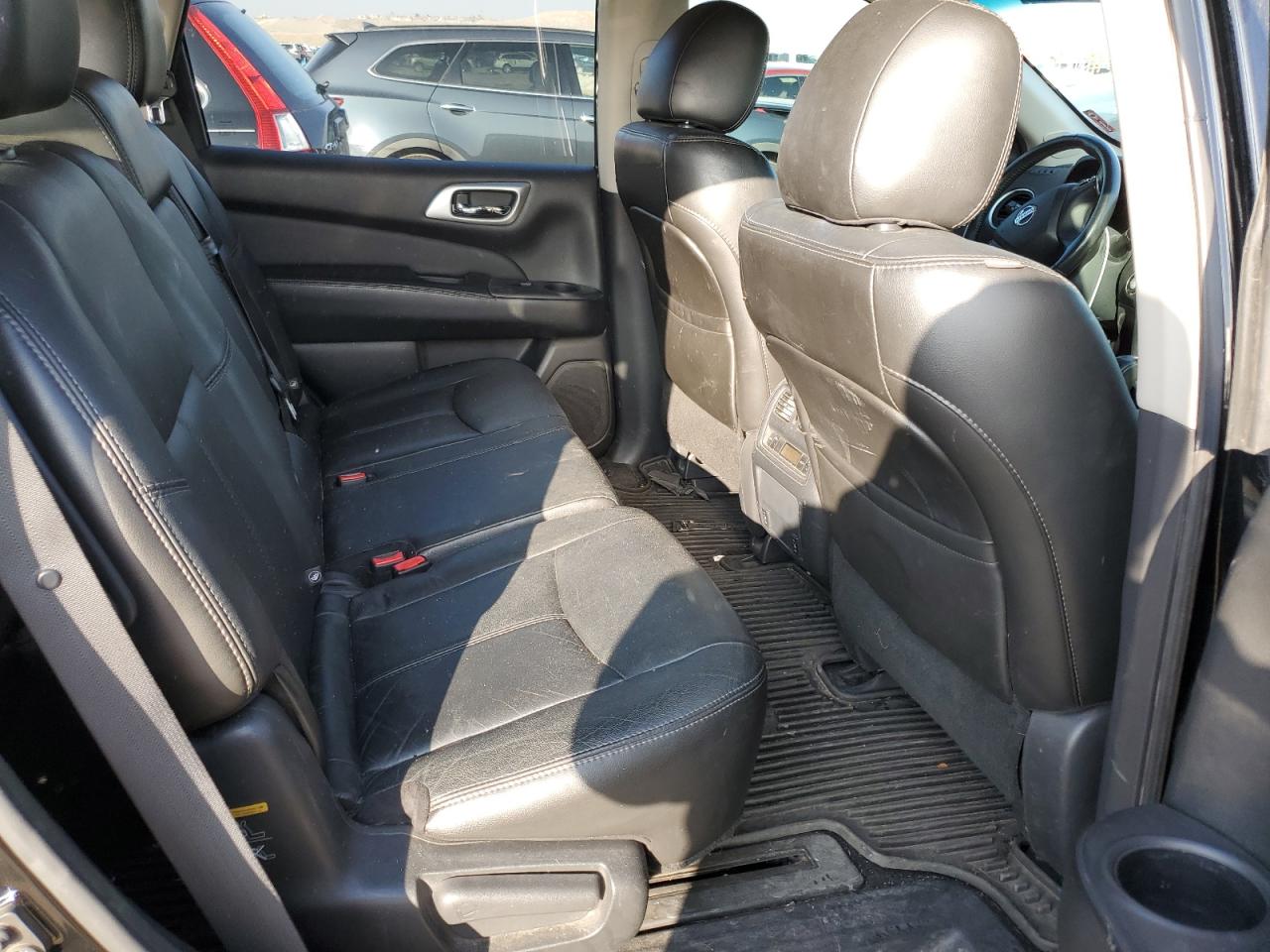 2014 Nissan Pathfinder - Image 10