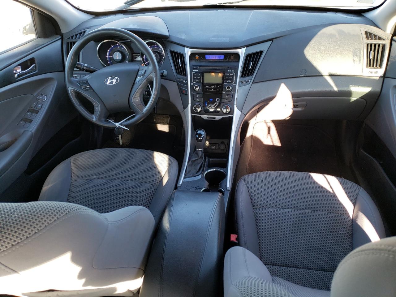 2011 Hyundai Sonata - Image 8
