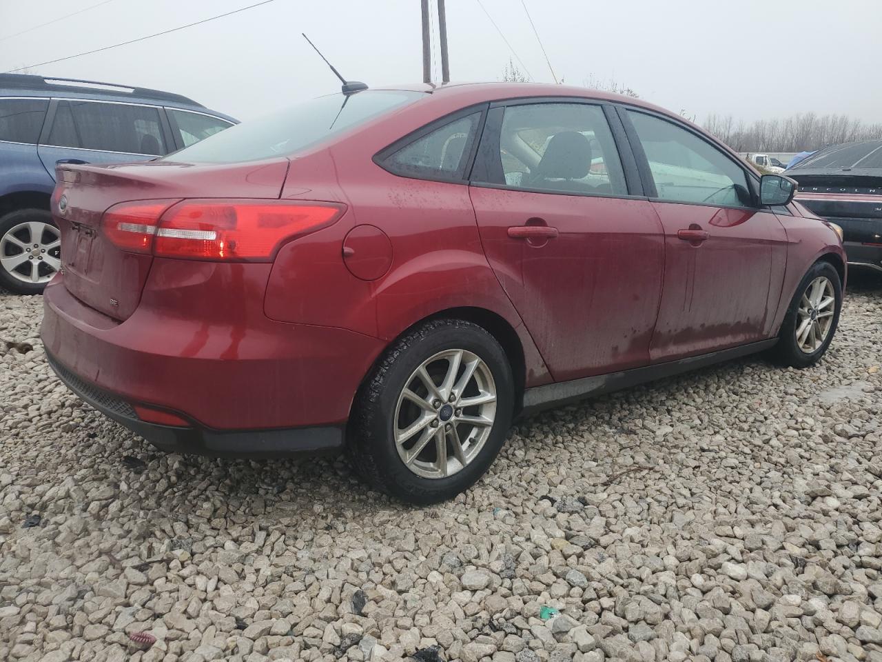 VIN 1FADP3F22FL201077 2015 FORD FOCUS no.3