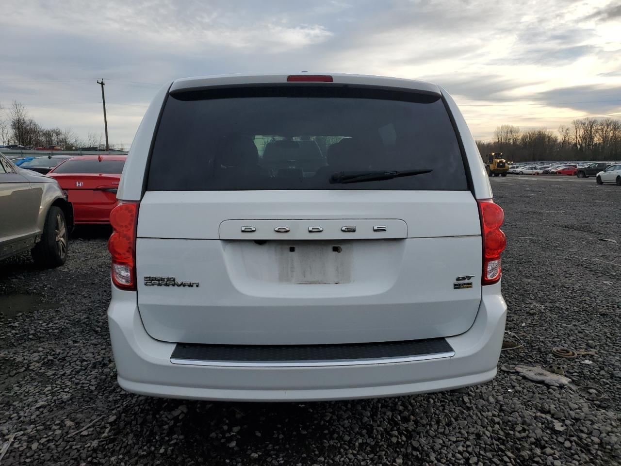 2017 Dodge Caravan - Image 6