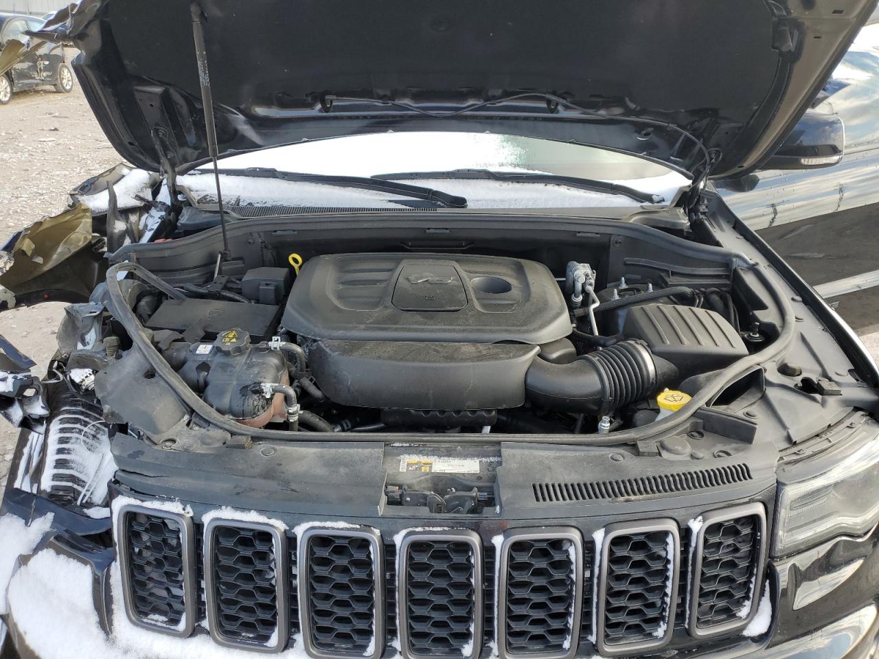 2020 Jeep Grand Cherokee - Image 12