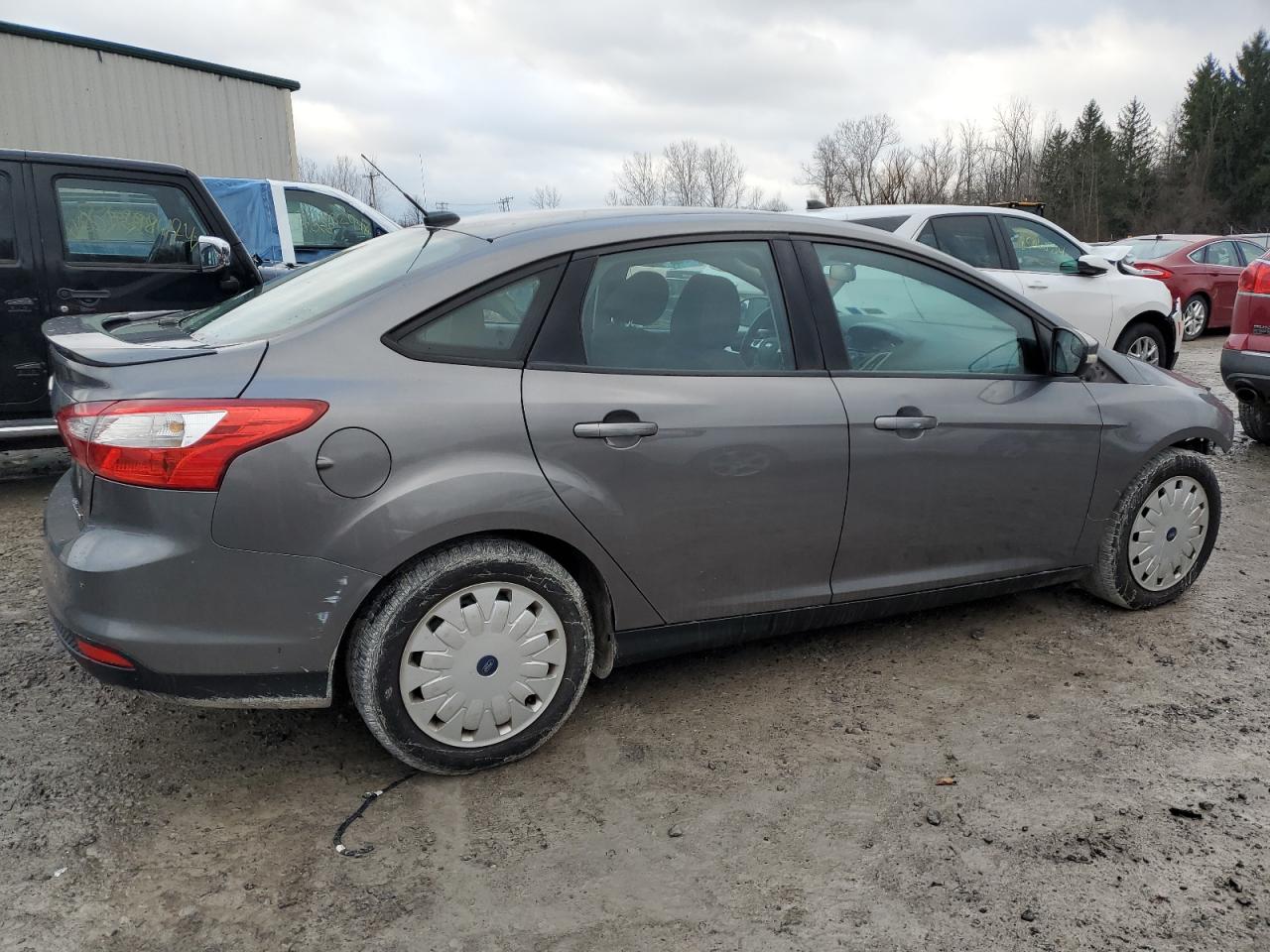 VIN 1FADP3F23EL217108 2014 FORD FOCUS no.3