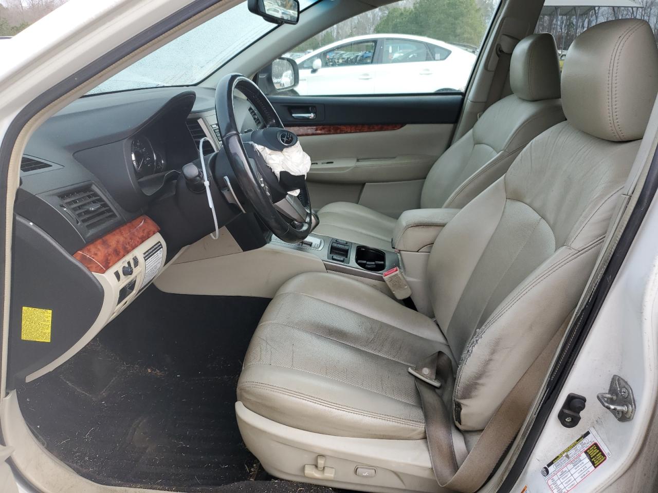 2010 Subaru Outback - Image 7