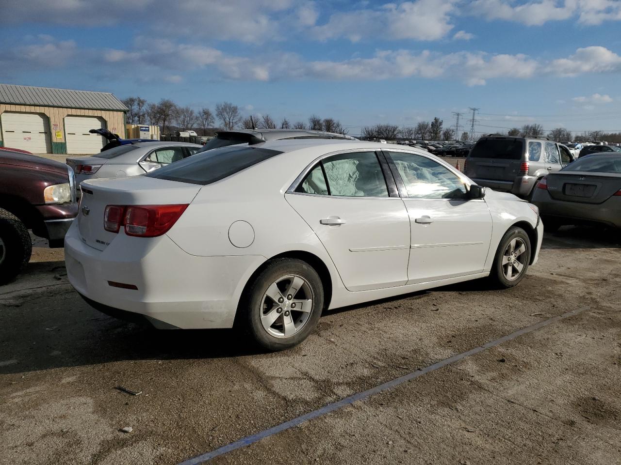 VIN 1G11B5SL4EF238935 2014 CHEVROLET MALIBU no.3