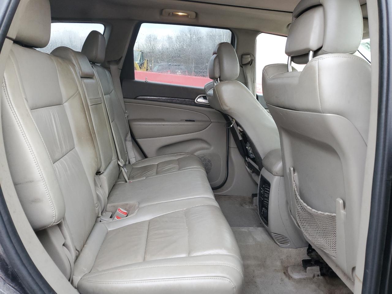 2011 Jeep Grand Cherokee - Image 11