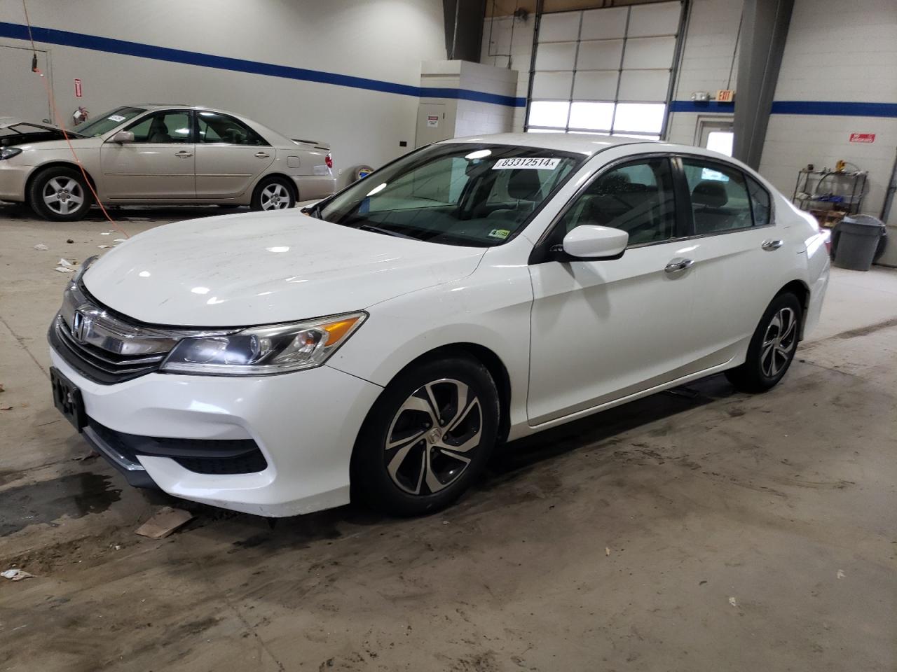 VIN 1HGCR2F38HA165012 2017 HONDA ACCORD no.1