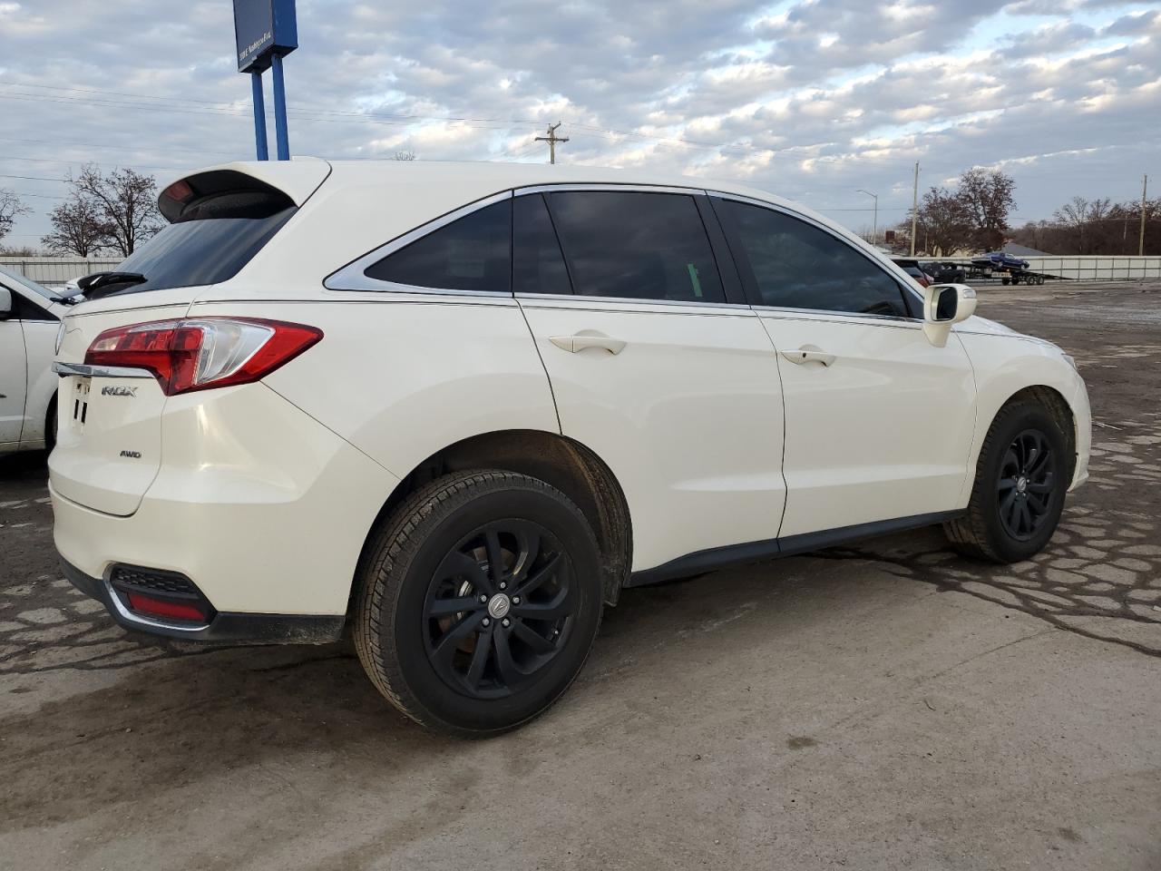 VIN 5J8TB4H33HL019246 2017 ACURA RDX no.3