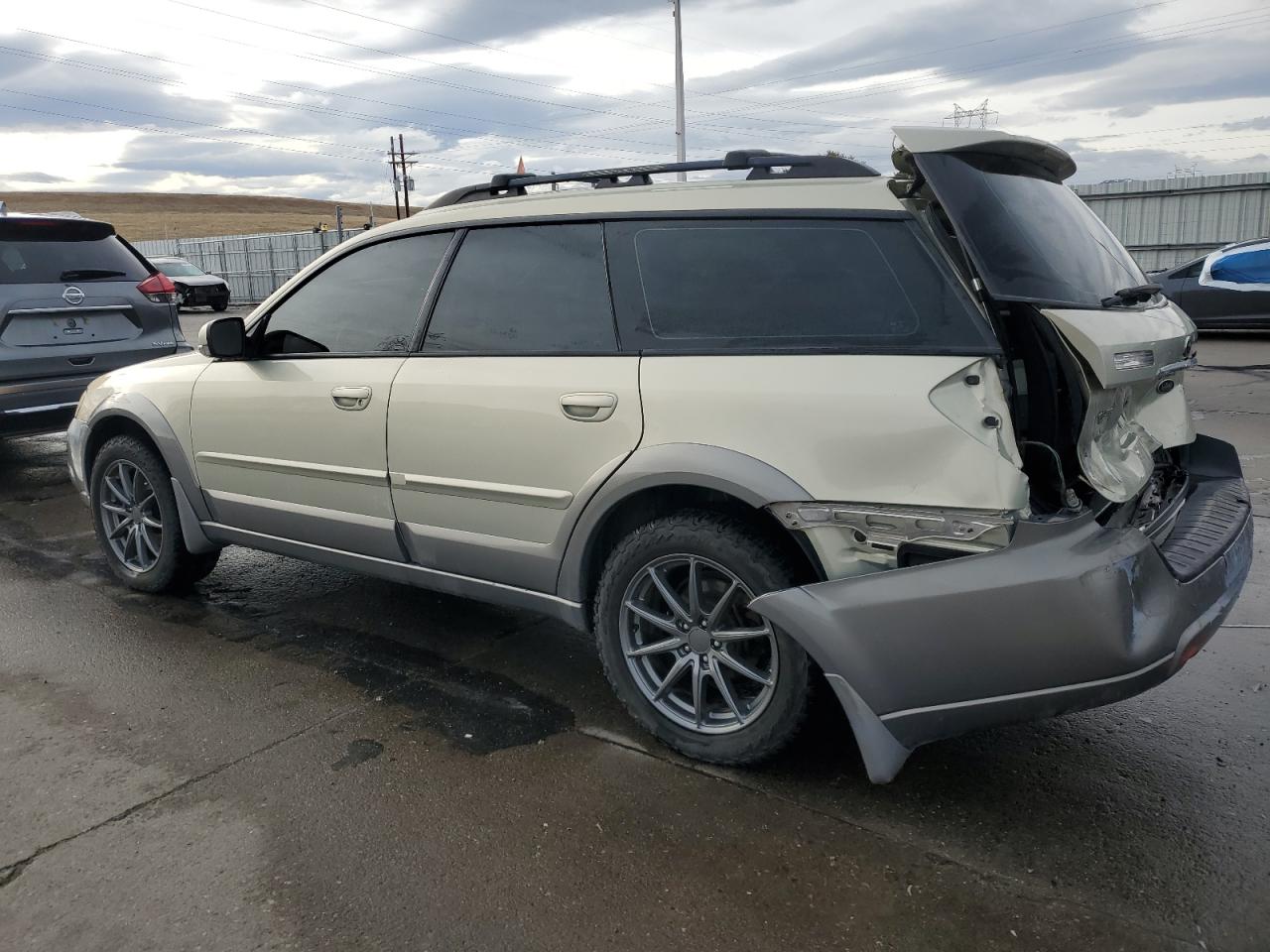 2005 Subaru Outback - Image 2