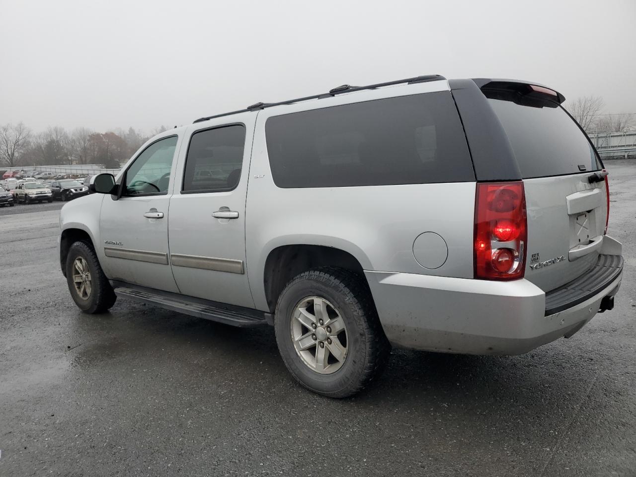 2013 GMC Yukon - Image 2