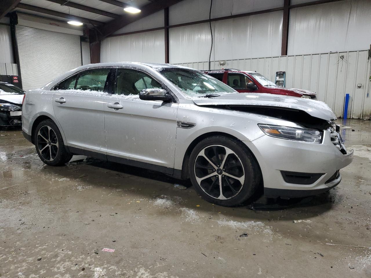 2015 Ford Taurus - Image 4