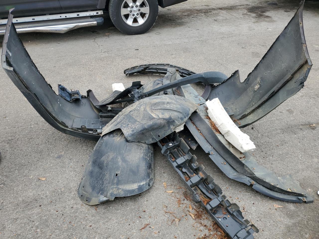 2011 Ford Taurus - Image 14