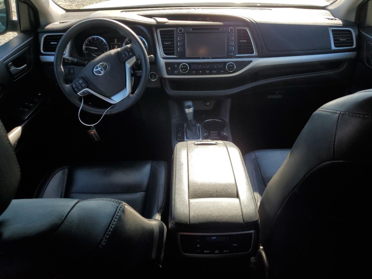 2016 Toyota Highlander - Image 8
