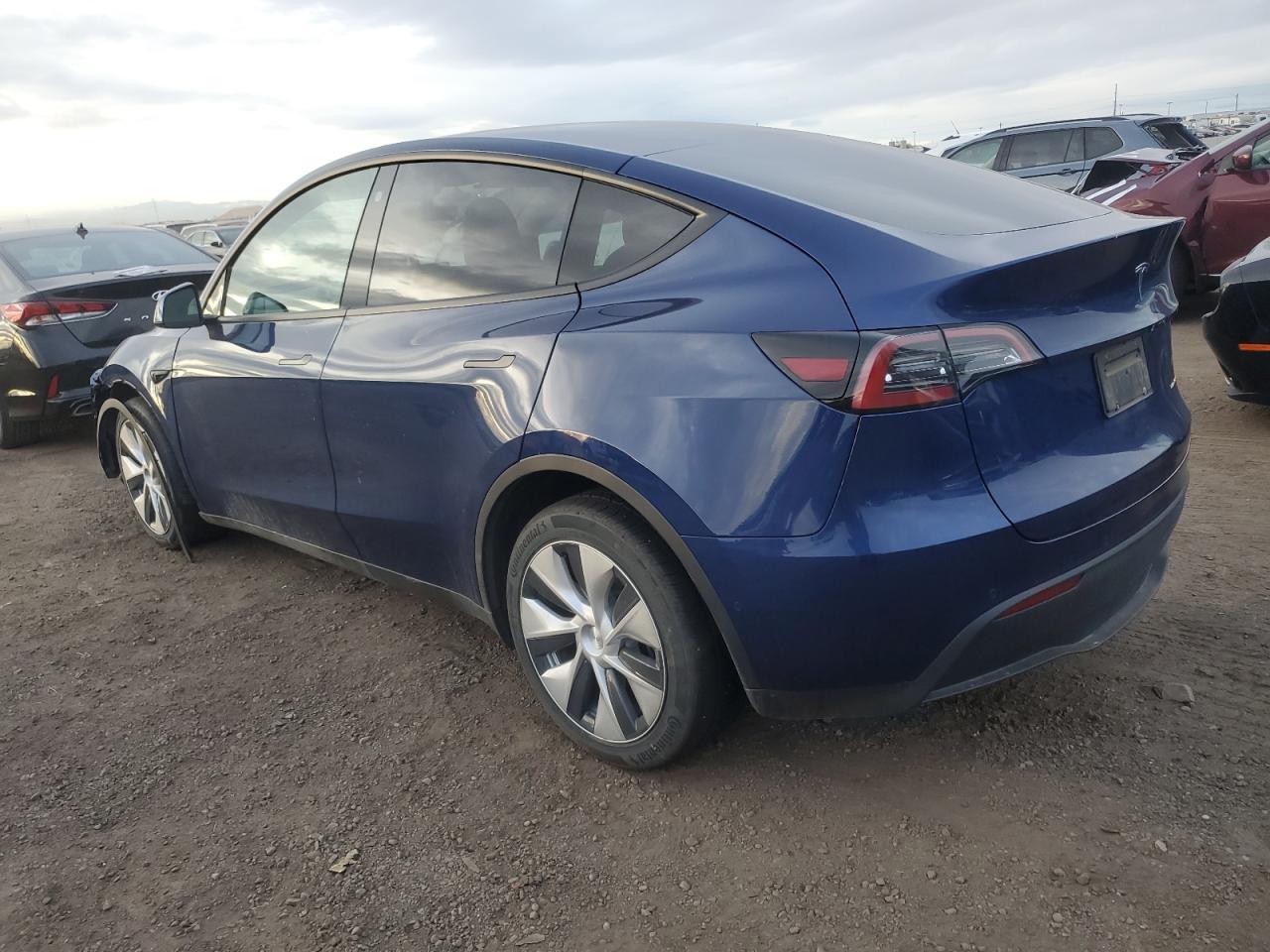 VIN 7SAYGDEE1NF442193 2022 TESLA MODEL Y no.2