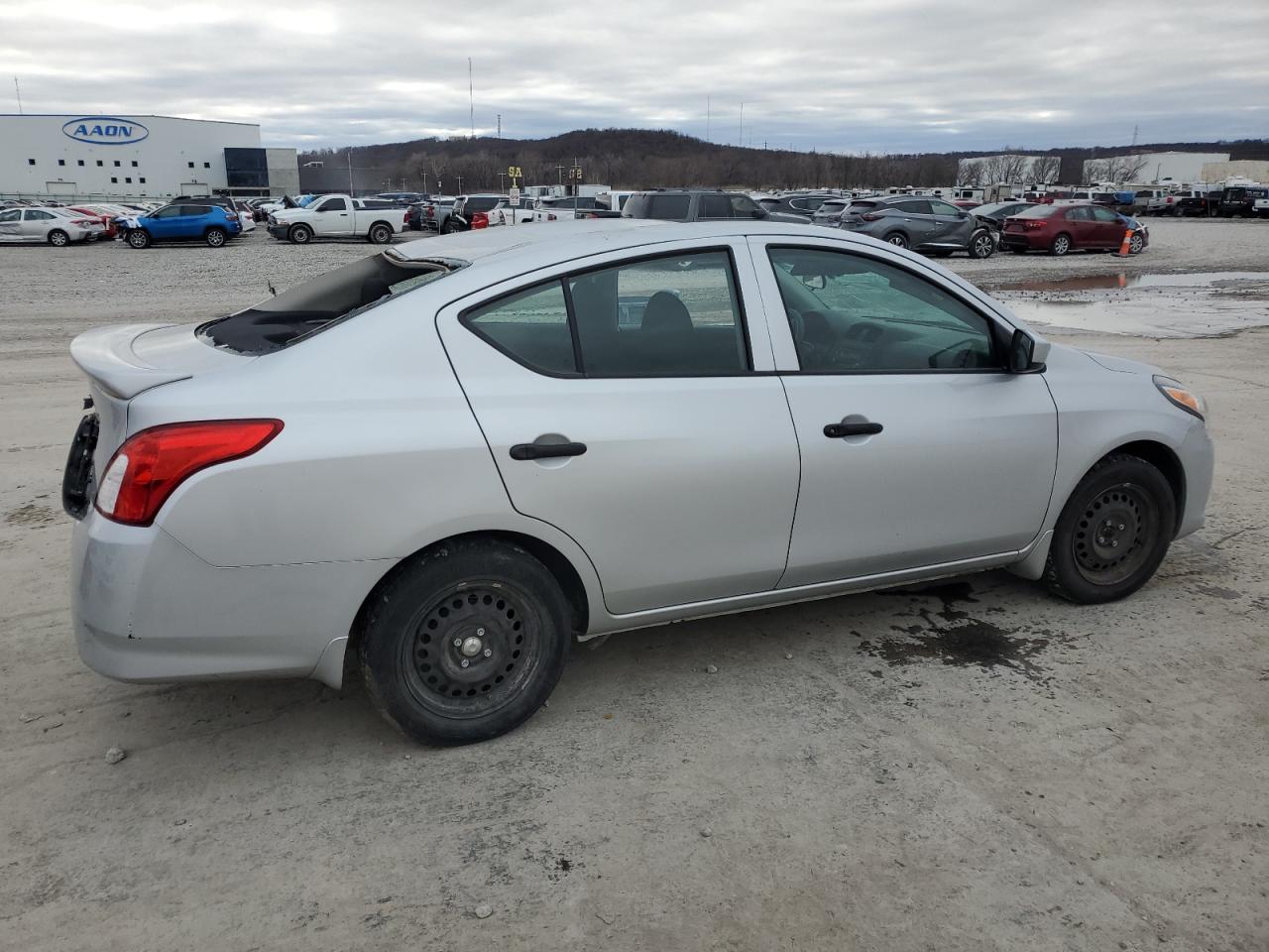 VIN 3N1CN7AP9JL856665 2018 NISSAN VERSA no.3