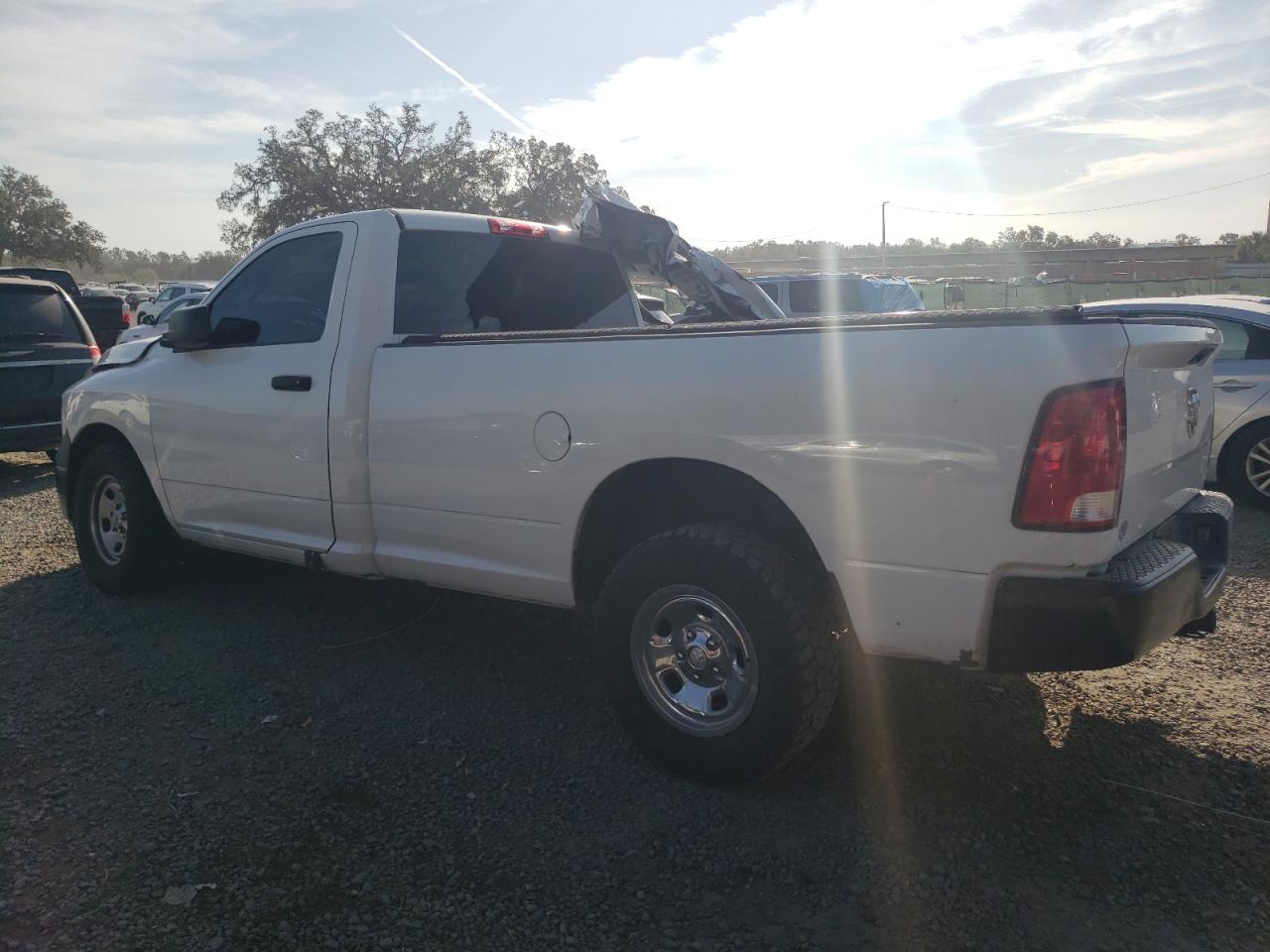 VIN 3C6JR6DG9KG647555 2019 RAM 1500 no.2