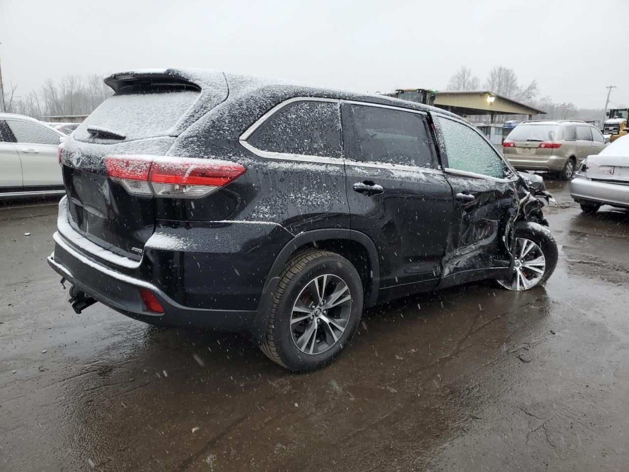 2018 Toyota Highlander - Image 3