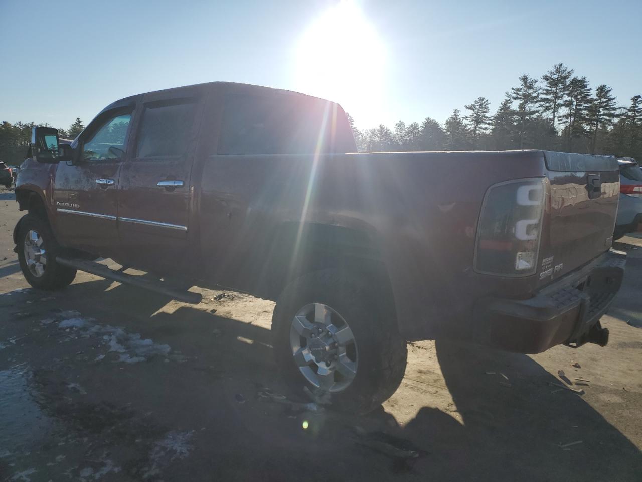 VIN 1GT426E8XEF133088 2014 GMC SIERRA no.2