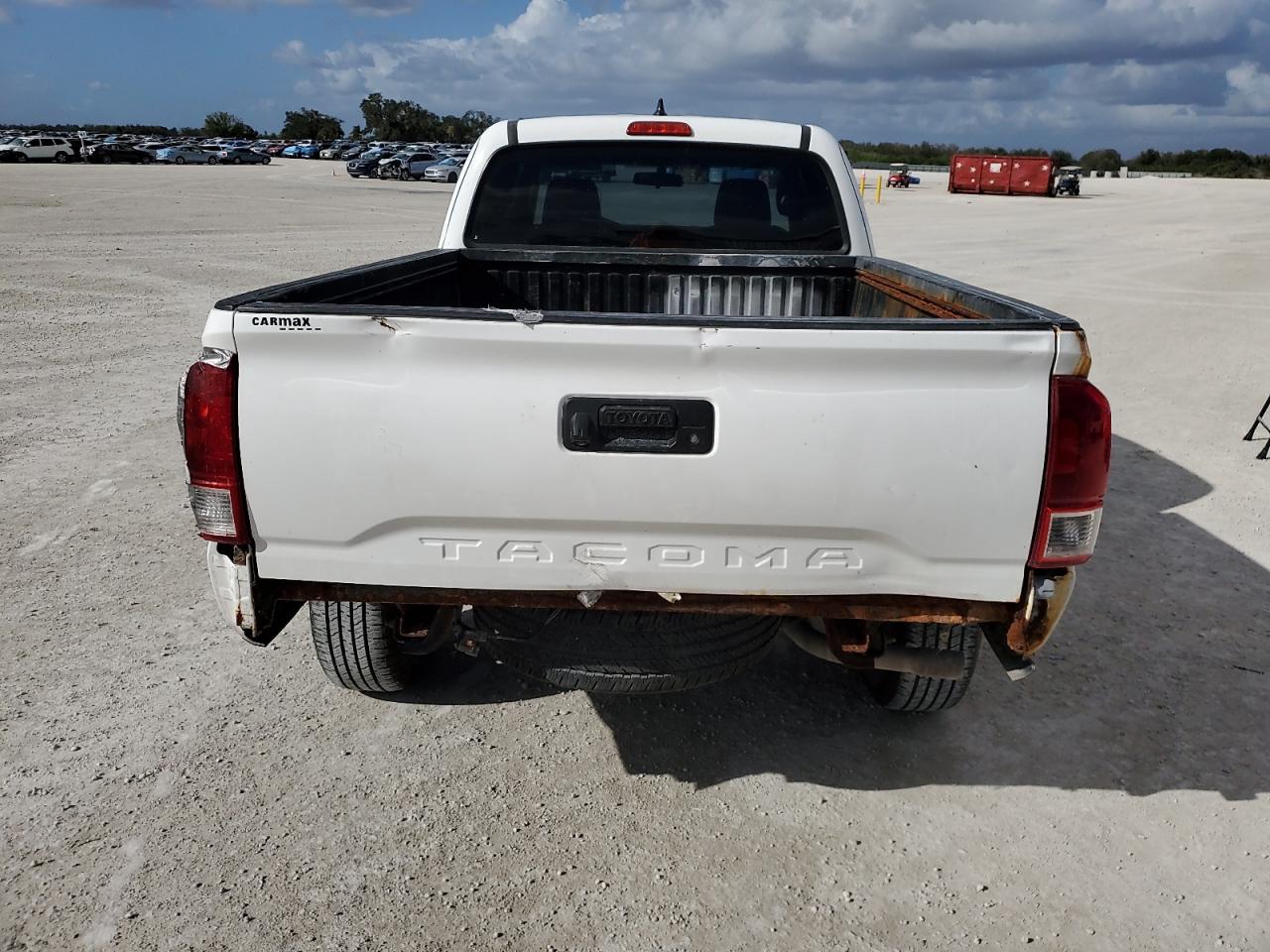 VIN 5TFRX5GN7HX093667 2017 TOYOTA TACOMA no.6