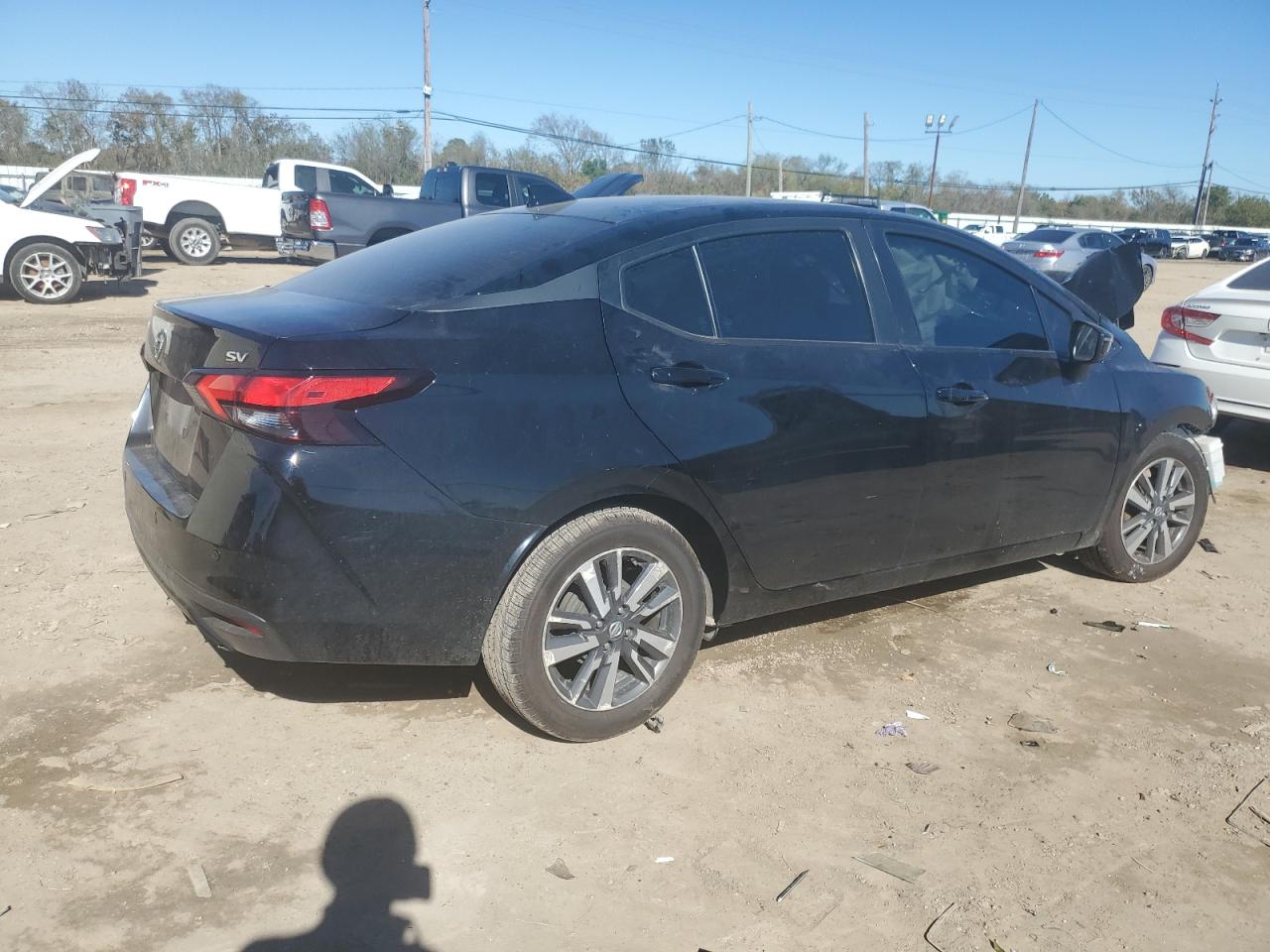 2021 Nissan Versa - Image 3