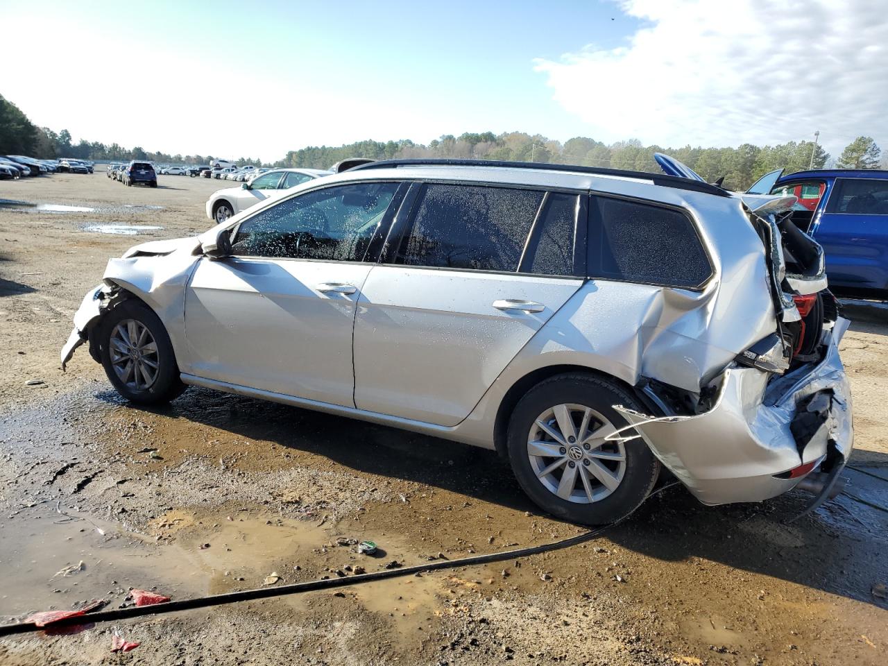 2016 Volkswagen Golf - Image 2