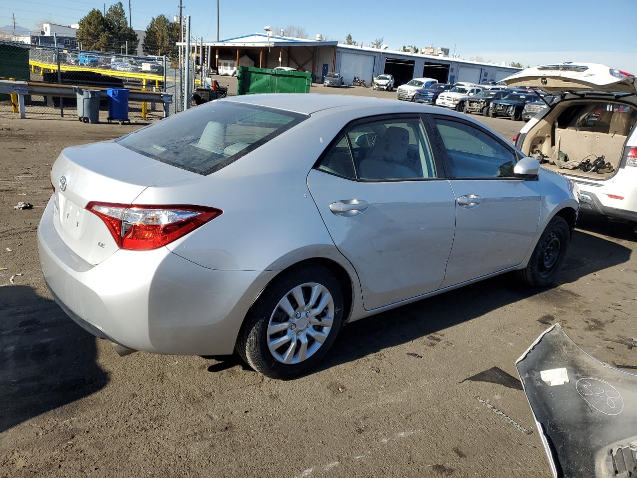 VIN 2T1BURHE2FC334773 2015 TOYOTA COROLLA no.3