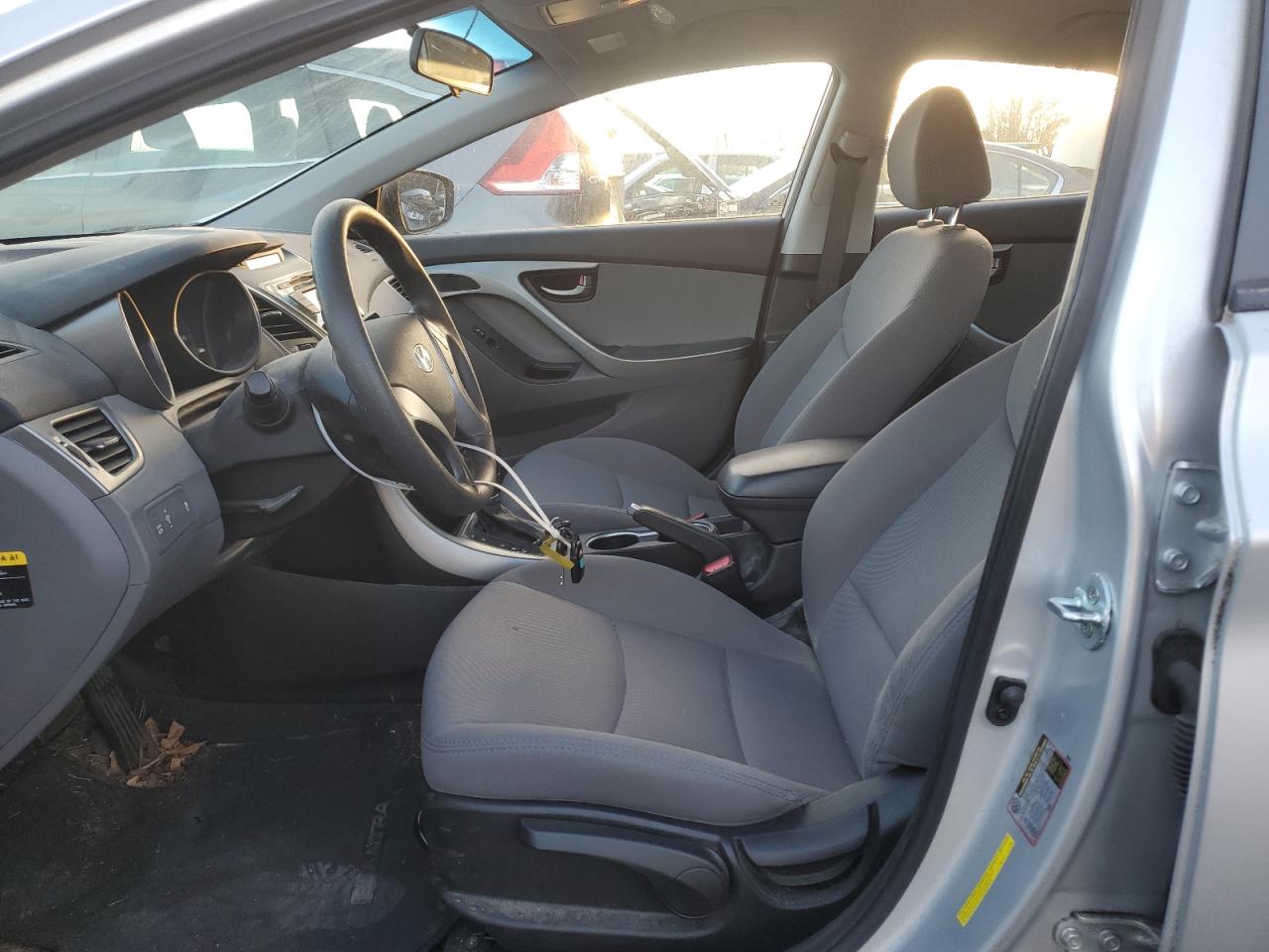 2016 Hyundai Elantra - Image 7