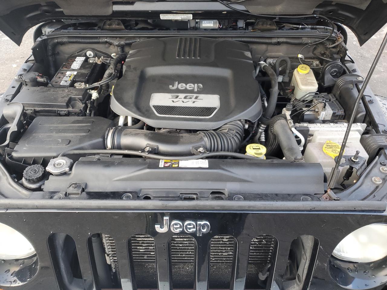 2013 Jeep Wrangler - Image 13