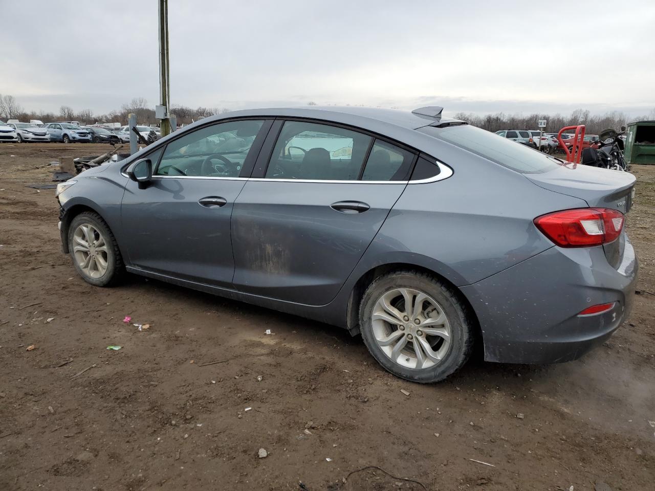 VIN 1G1BE5SM7K7106780 2019 CHEVROLET CRUZE no.2