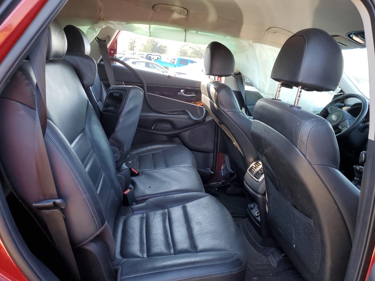 2018 Kia Sorento - Image 12