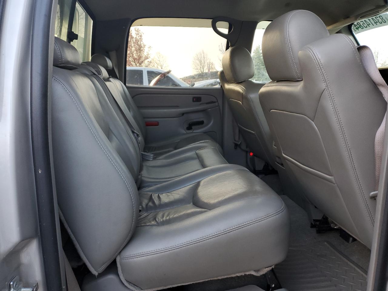 2005 GMC Sierra K2500 Heavy Duty VIN: 1GTHK23285F837704 Lot: 83414584