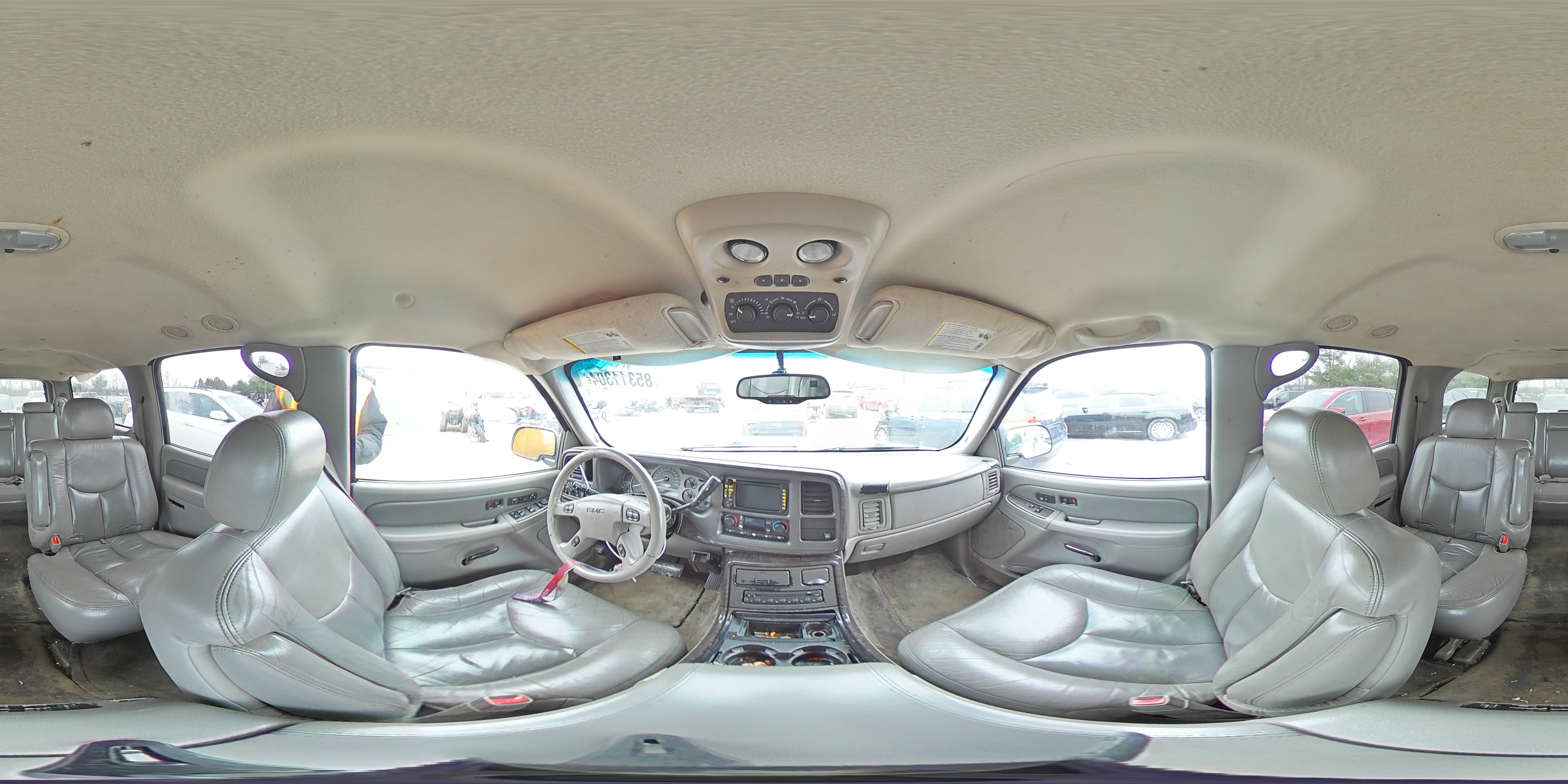 2004 GMC Yukon - Image 13