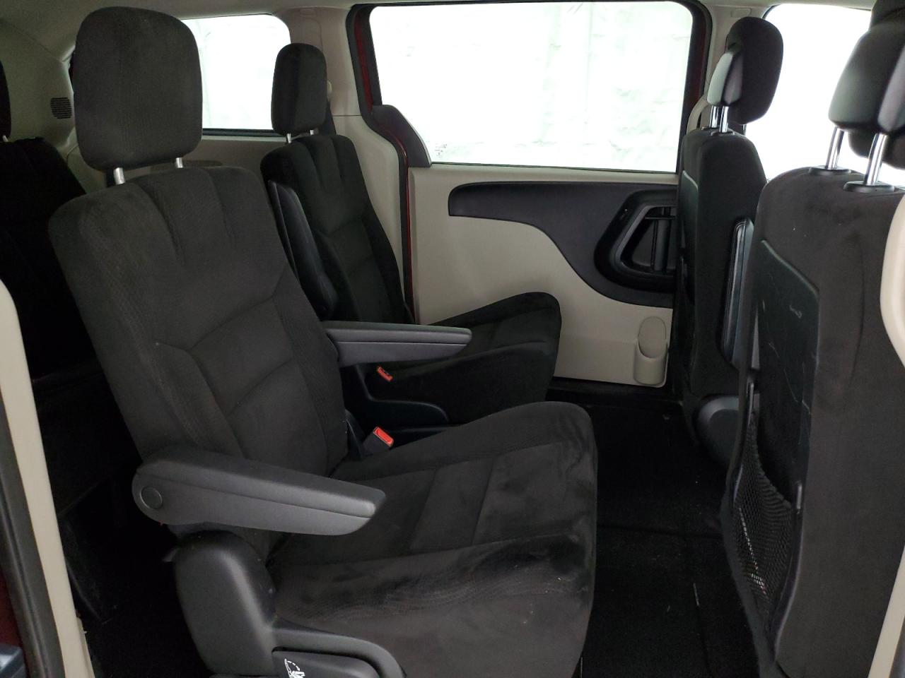 2014 Dodge Caravan - Image 11